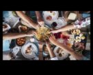 Evening Eats Обиколка според изкушения за коктейлно парти от завършен ​​международен