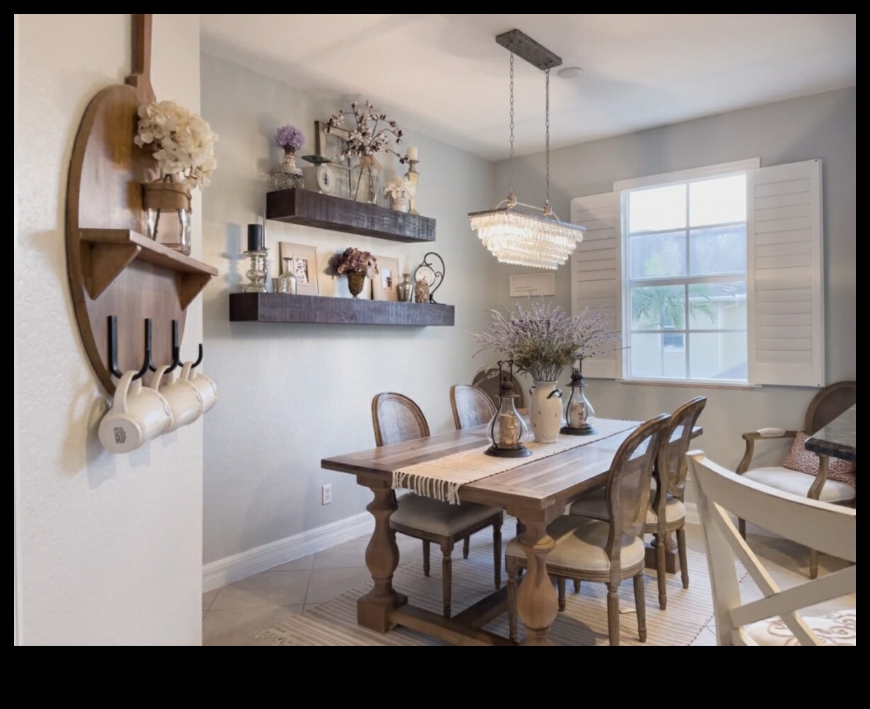 Как да създам усещане за градска селска къща в моята трапезария с Идеи за декор на селска къща?